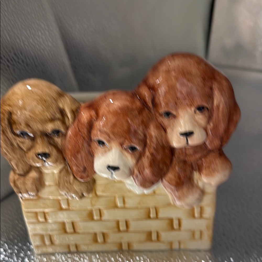 Vintage Napco Ceramic Planter With 3 Cocker Spaniel Puppies in a Basket - Picture 8 of 8